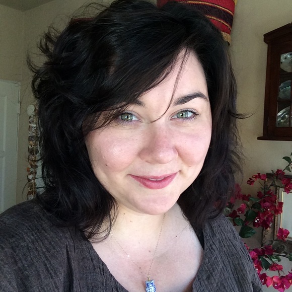 Meet your Posher, Rebecca - Picture 3 of 5